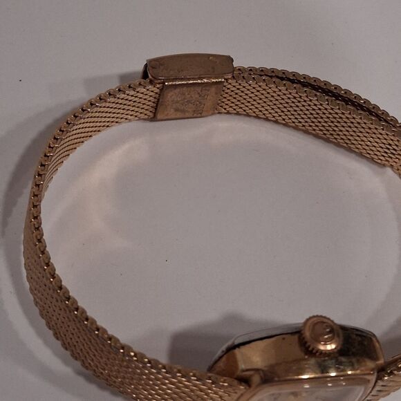 Vintage Helbros Quartz Gold Tone Ladies Watch and Stainless Steel Band Untested - Picture 3 of 6